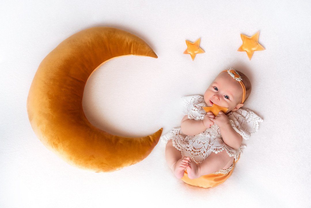 малышка и луна