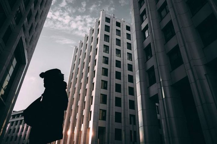 Фотосессия в жилом комплексе — атриум и панорамные окна