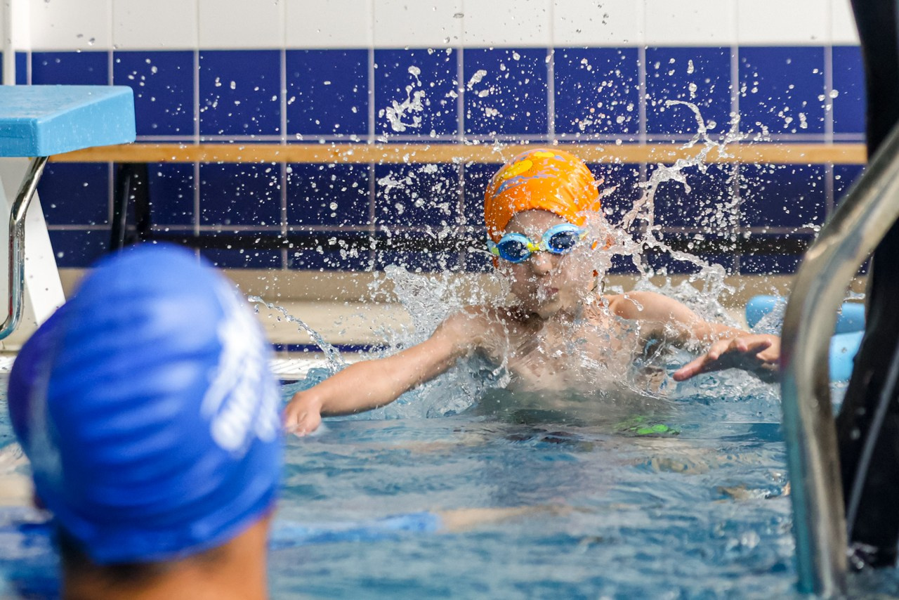 Фотосъёмка тренировки по плаванию. Спортивный фотограф Зянтереков Антон