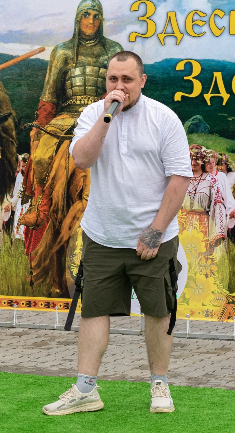 Антон Курдюмов фотограф в Хабаровске Рина Курдюмова фото27 foto27 Антон Дорофеев репортажный репортаж документалист Тони и Рина фотосоздатели День молодежи по-русски Хабаровск кинотеатр