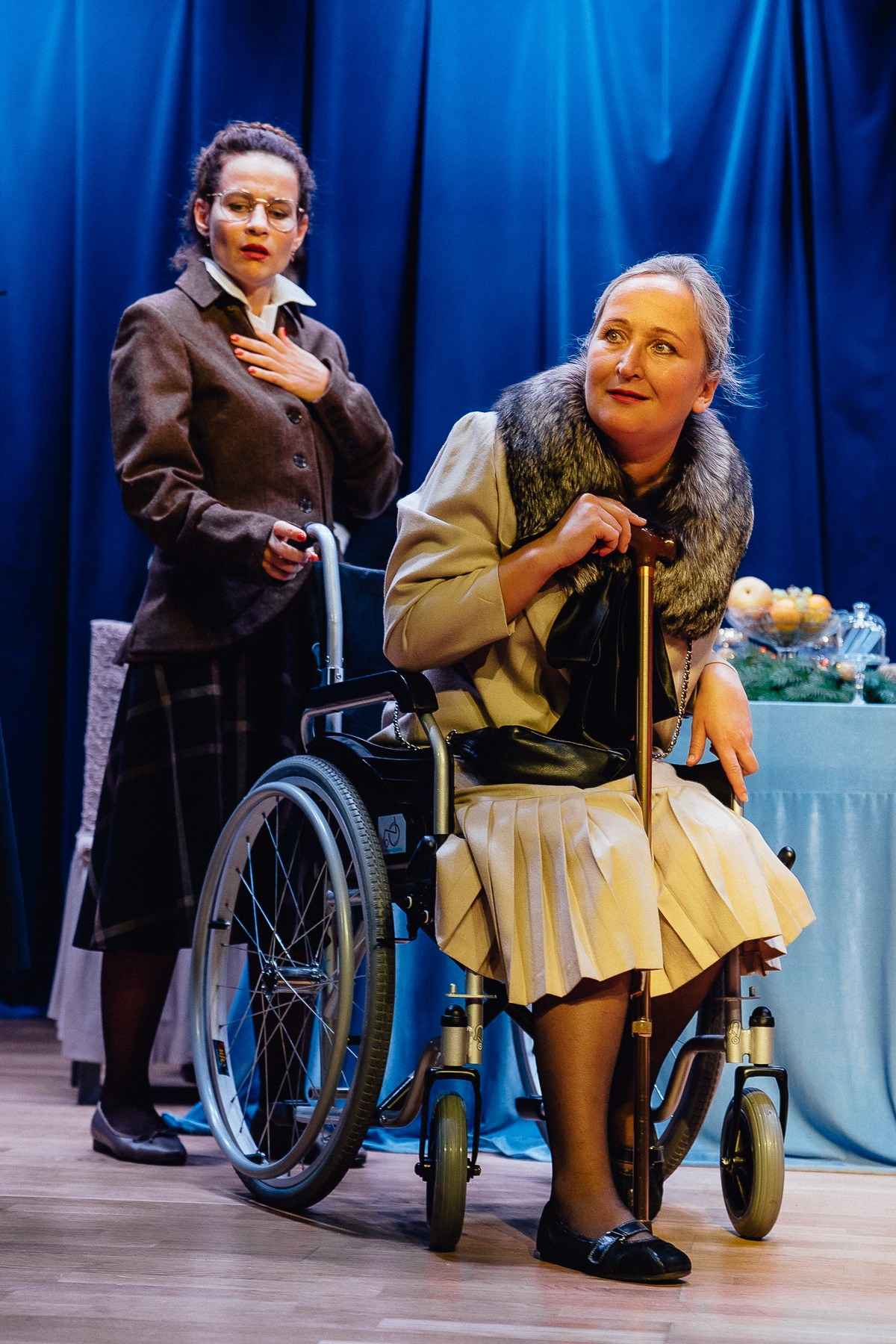 Театр Дом 8 Любящих женщин. Главная