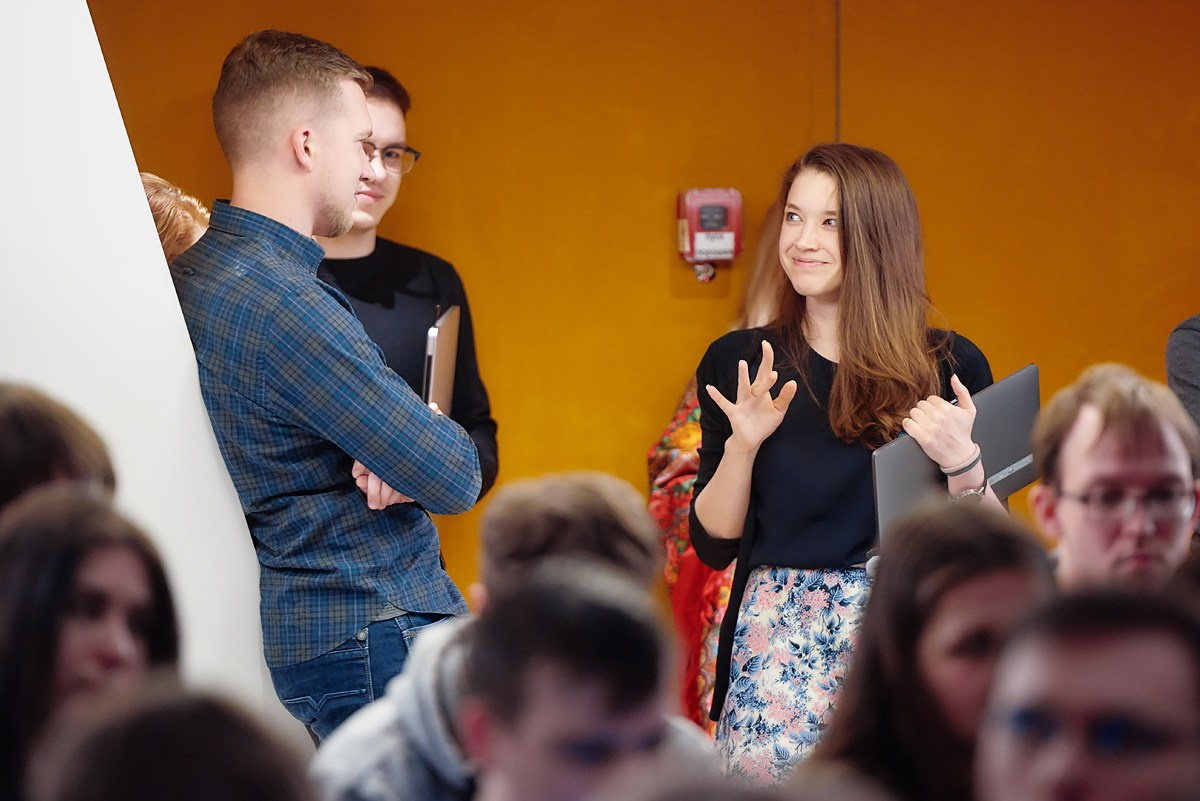 Нейромонах Феофан в Avito. Репортажный фотограф в Москве Вадим Францев