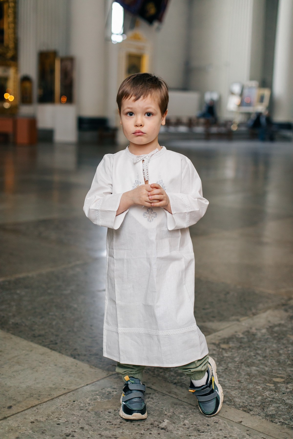 Троицкий собор крещение ребенка. Фотограф крещение венчание в Петербурге! Помогает подобрать храм и посоветовал душевного батюшку в СПб