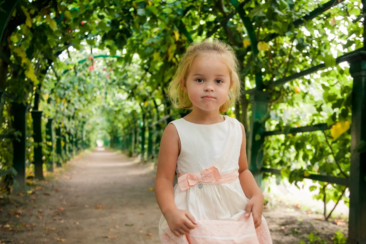 Семейная фотосессия в Петергофе. Фотограф крещение венчание в Петербурге! Помогает подобрать храм и посоветовал душевного батюшку в СПб