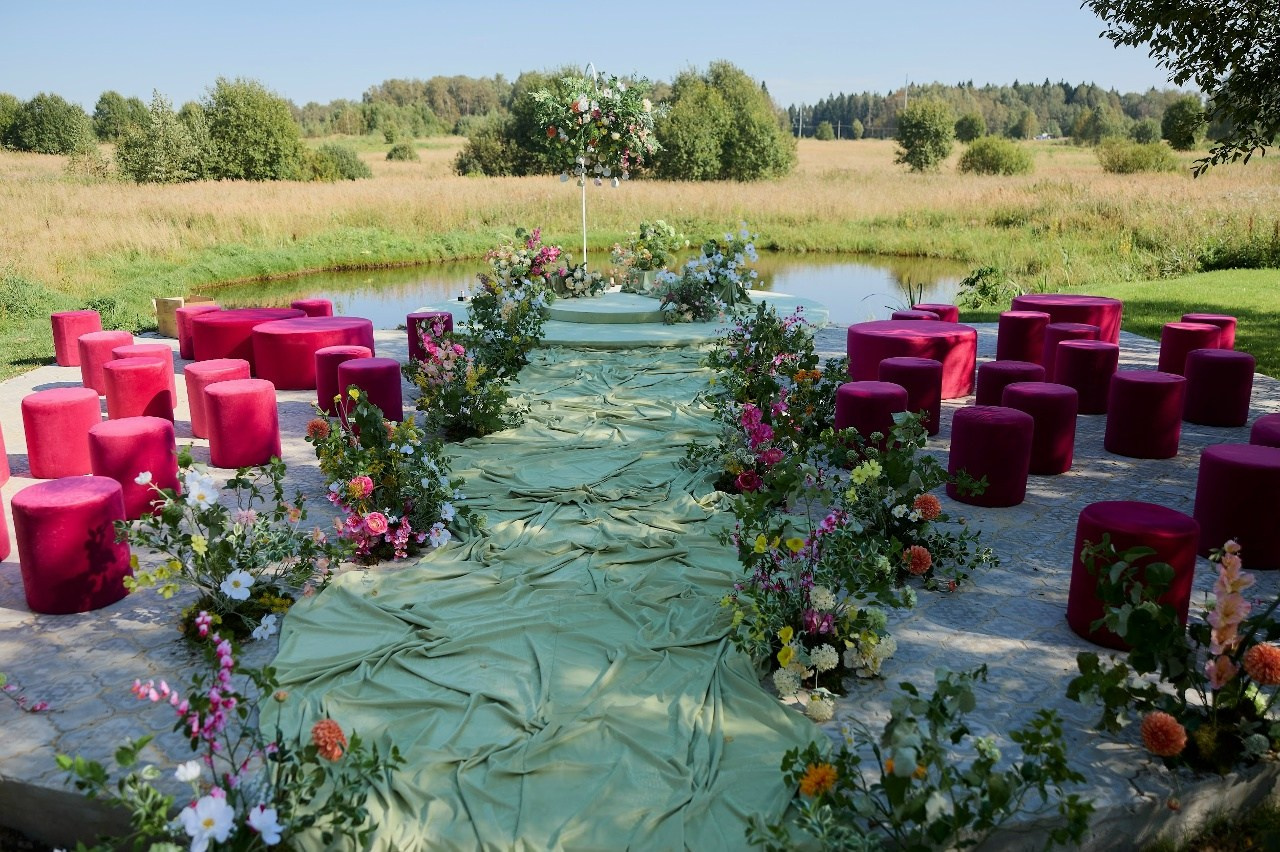 Декор Джуси роуз. Подрядчики и друзья сети свадебных площадок House for wedding