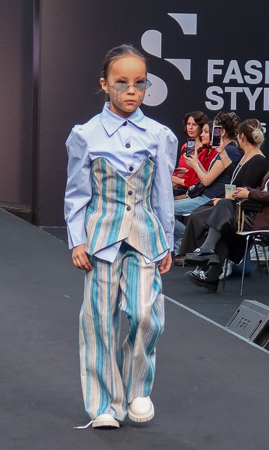 Fashion Style Russia -Детский показ. Victoria Radjevna Репортажный Фотограф — Видеограф Москва • Санкт-Петербург