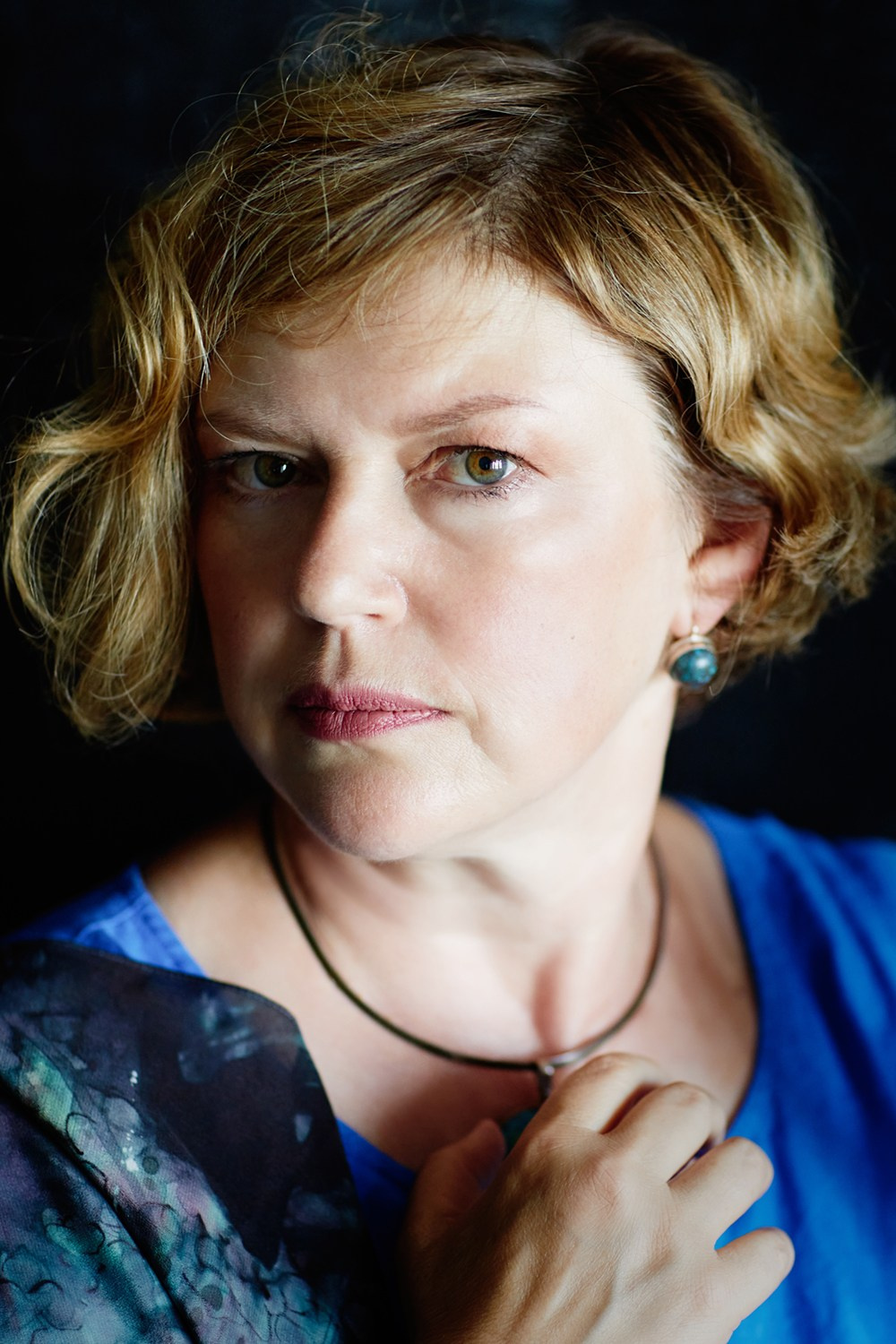 Женские фотосессии в студии и в городе: художественные, для соцсетей, сайтов знакомств. Фотограф Полина Завельская