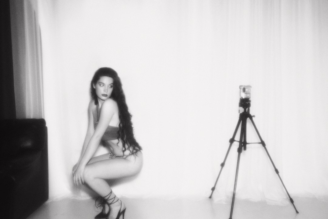 Home Video for Sweet Valentine. Fashion Photographer Oxana Chernomorets