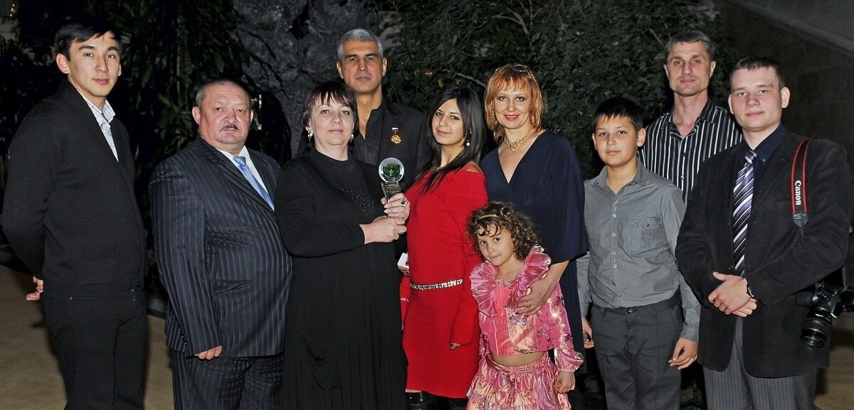 Станислав Щербаков, главный редактор журнала Солдаты России, спецкорреспондент, журналист, ВГИК, Золотой Витязь, лауреат премии союза журналистов России, режиссёр, продюсер, сценарист, актер, предприниматель, руководитель студии 365, руководитель компании Русские медиакоммуникации, Миасс, Москва 89514577151, Президентский полк