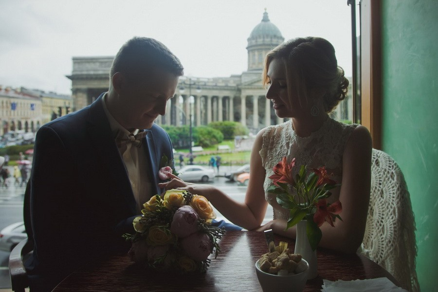 Свадебная прогулка по Санкт-Петербургу. Фотограф крещение венчание в Петербурге! Помогает подобрать храм и посоветовал душевного батюшку в СПб