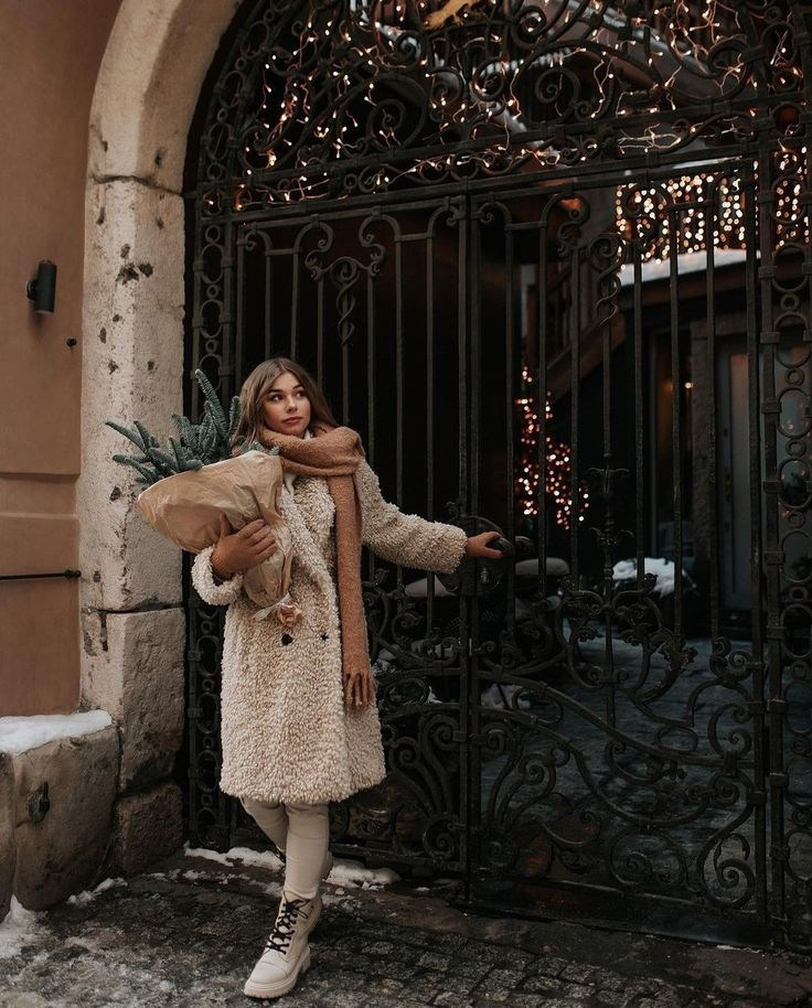 Тренды новогодних съемок 2025. Фотограф в Екатеринбурге Артём Зайнетдинов