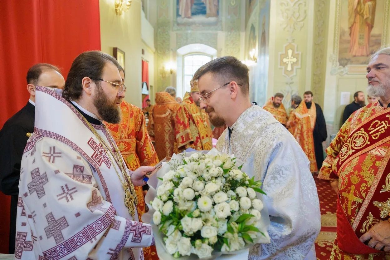 В ДЕНЬ ПРАЗДНОВАНИЯ СОБОРА САРАТОВСКИХ СВЯТЫХ В ПОКРОВСКОМ СОБОРЕ Г. САРАТОВА СОВЕРШЕНО АРХИЕРЕЙСКОЕ БОГОСЛУЖЕНИЕ. Георгиевское благочиние