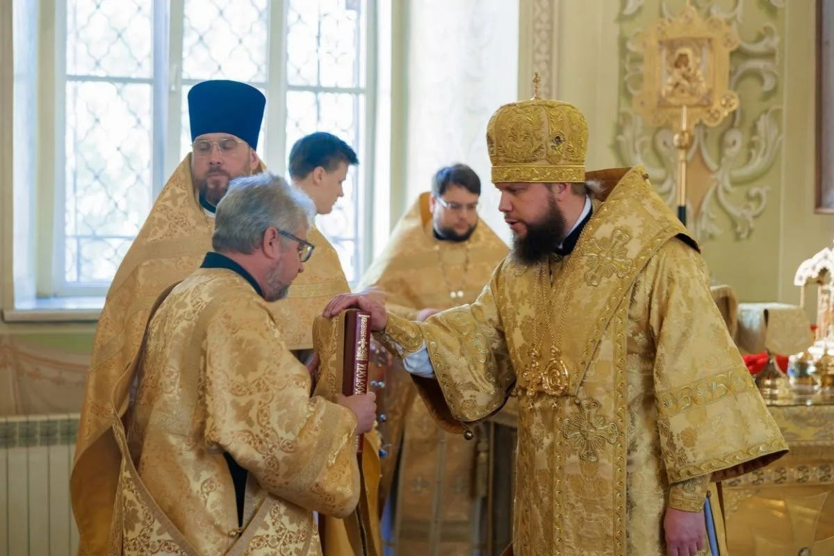 Архиерейское богослужение в Покровском соборе. Георгиевское благочиние