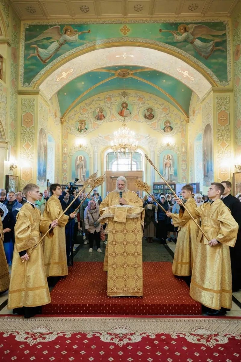 Архиерейское богослужение в Покровском соборе. Георгиевское благочиние