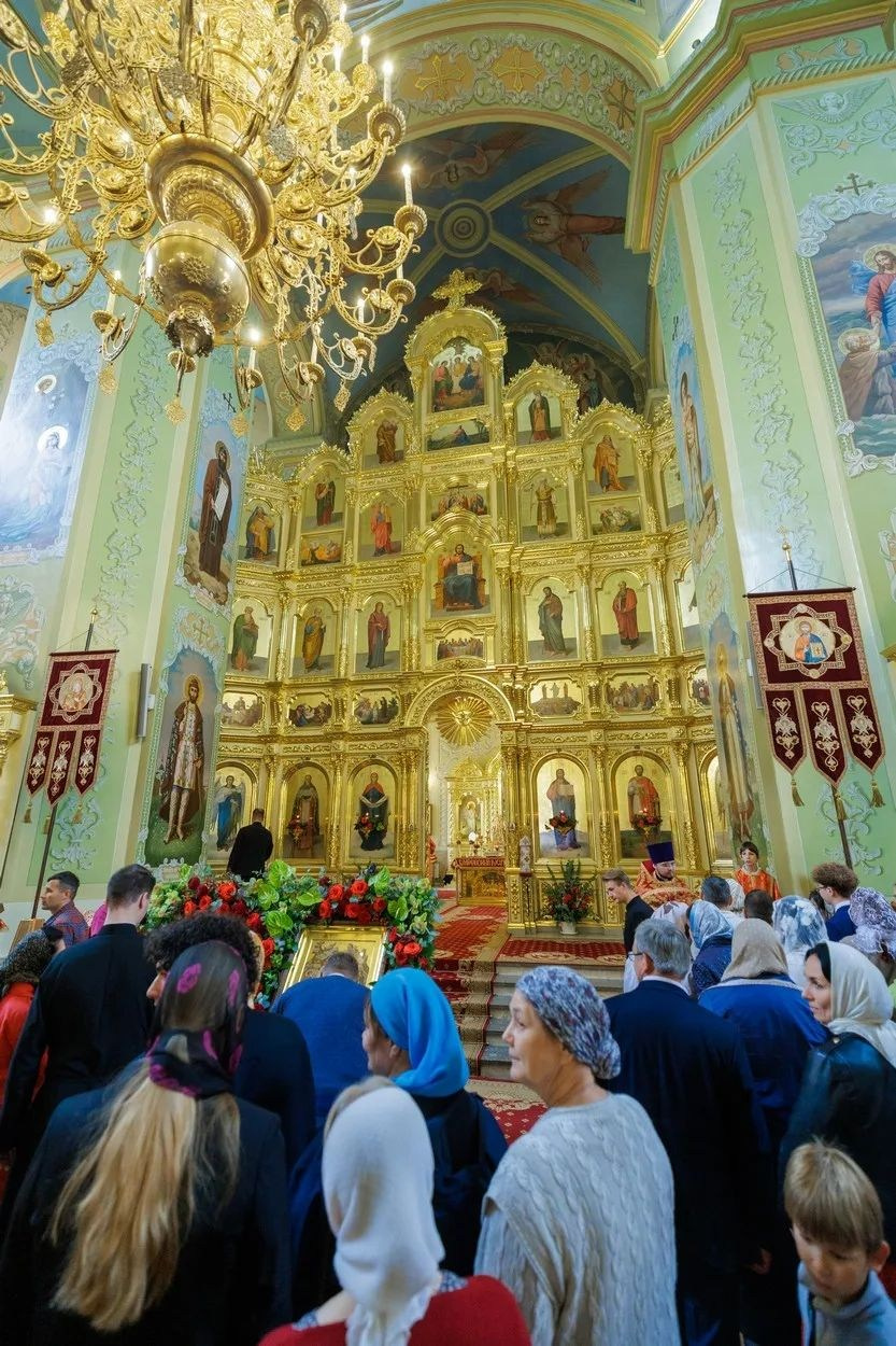 В ДЕНЬ ПРАЗДНОВАНИЯ СОБОРА САРАТОВСКИХ СВЯТЫХ В ПОКРОВСКОМ СОБОРЕ Г. САРАТОВА СОВЕРШЕНО АРХИЕРЕЙСКОЕ БОГОСЛУЖЕНИЕ. Георгиевское благочиние