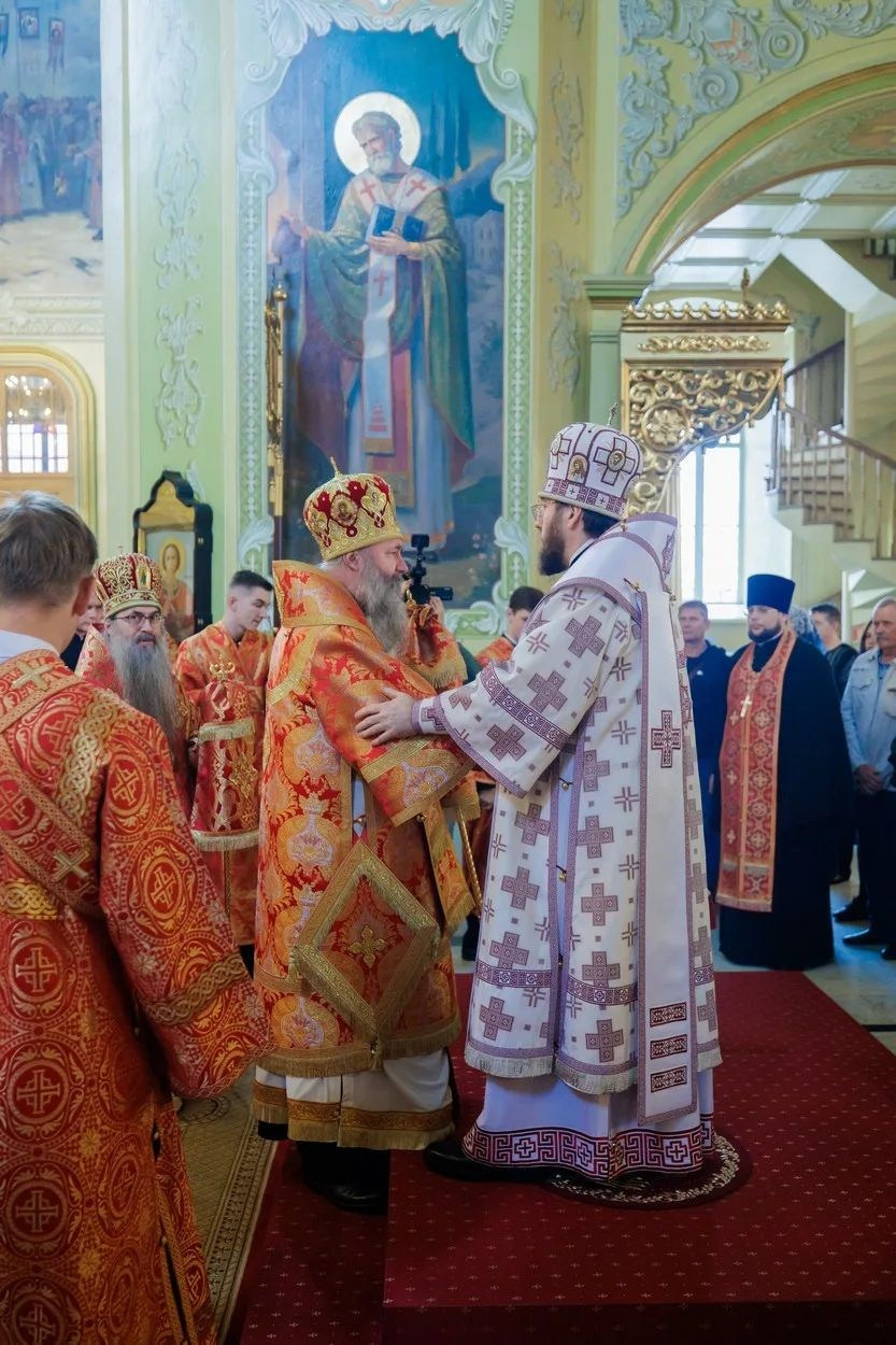 В ДЕНЬ ПРАЗДНОВАНИЯ СОБОРА САРАТОВСКИХ СВЯТЫХ В ПОКРОВСКОМ СОБОРЕ Г. САРАТОВА СОВЕРШЕНО АРХИЕРЕЙСКОЕ БОГОСЛУЖЕНИЕ. Георгиевское благочиние