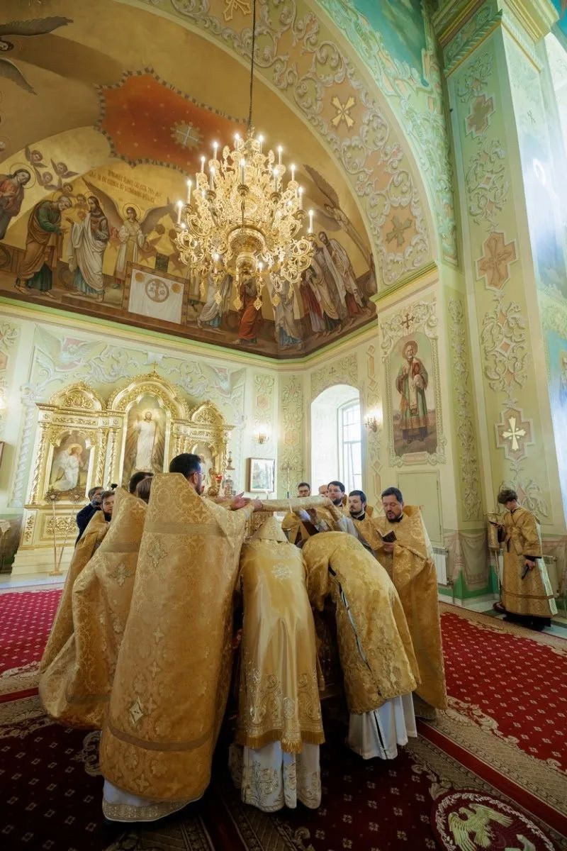Архиерейское богослужение в Покровском соборе. Георгиевское благочиние