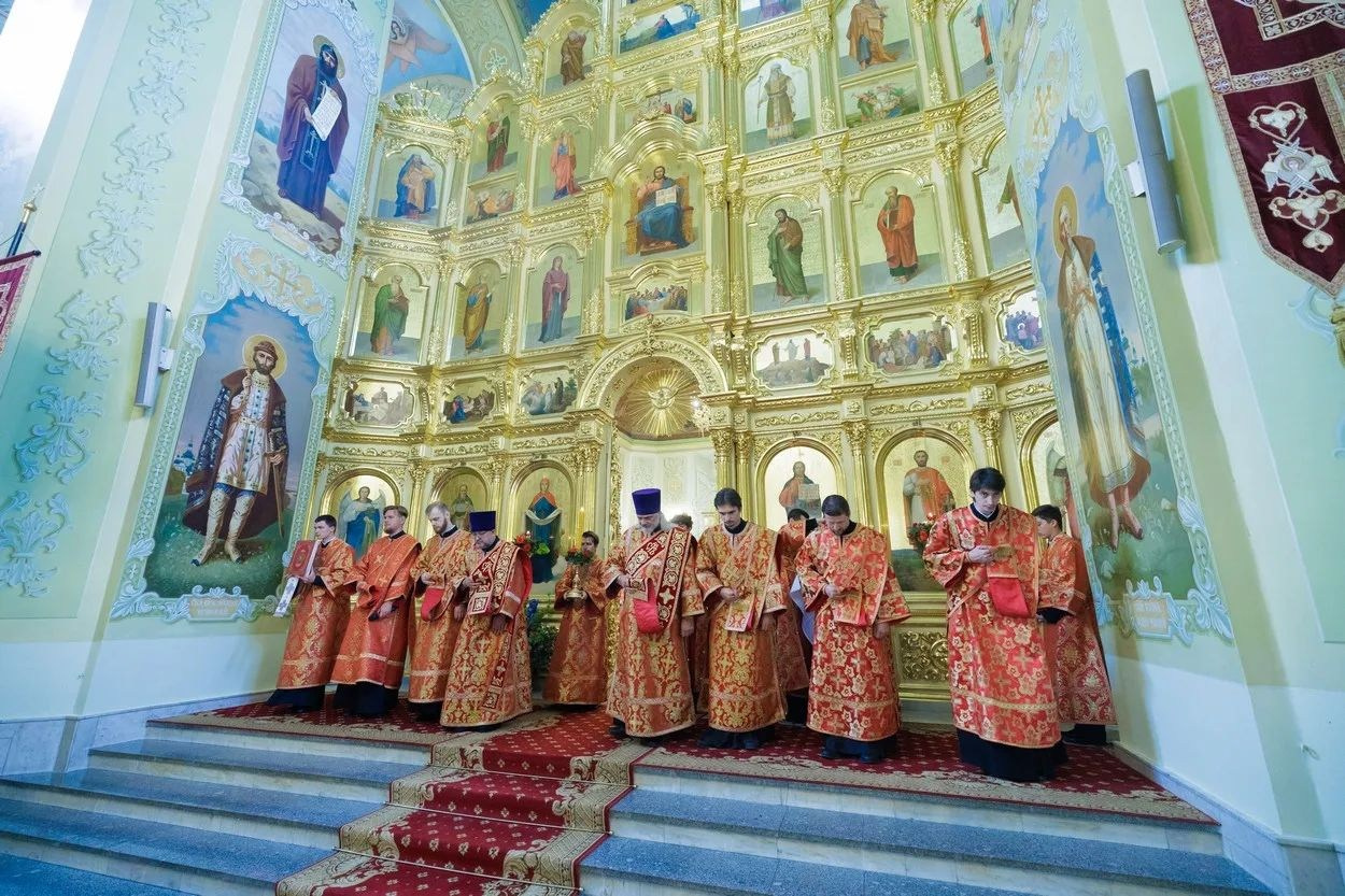 В ДЕНЬ ПРАЗДНОВАНИЯ СОБОРА САРАТОВСКИХ СВЯТЫХ В ПОКРОВСКОМ СОБОРЕ Г. САРАТОВА СОВЕРШЕНО АРХИЕРЕЙСКОЕ БОГОСЛУЖЕНИЕ. Георгиевское благочиние