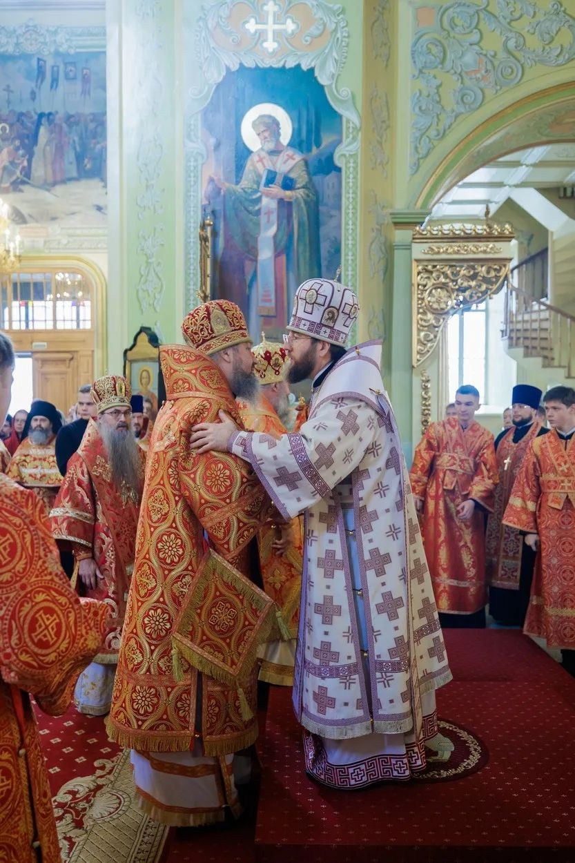 В ДЕНЬ ПРАЗДНОВАНИЯ СОБОРА САРАТОВСКИХ СВЯТЫХ В ПОКРОВСКОМ СОБОРЕ Г. САРАТОВА СОВЕРШЕНО АРХИЕРЕЙСКОЕ БОГОСЛУЖЕНИЕ. Георгиевское благочиние