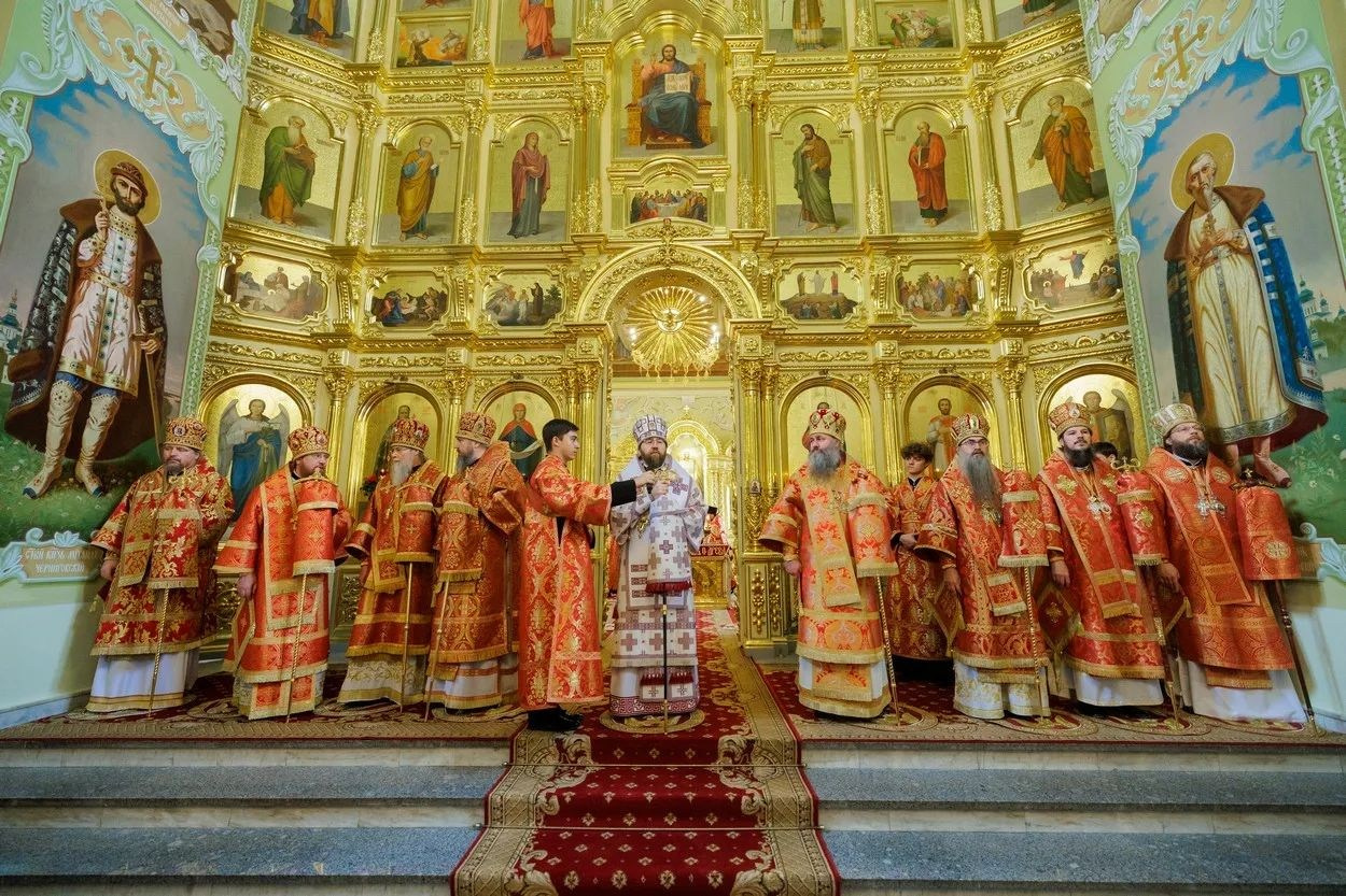 В ДЕНЬ ПРАЗДНОВАНИЯ СОБОРА САРАТОВСКИХ СВЯТЫХ В ПОКРОВСКОМ СОБОРЕ Г. САРАТОВА СОВЕРШЕНО АРХИЕРЕЙСКОЕ БОГОСЛУЖЕНИЕ. Георгиевское благочиние