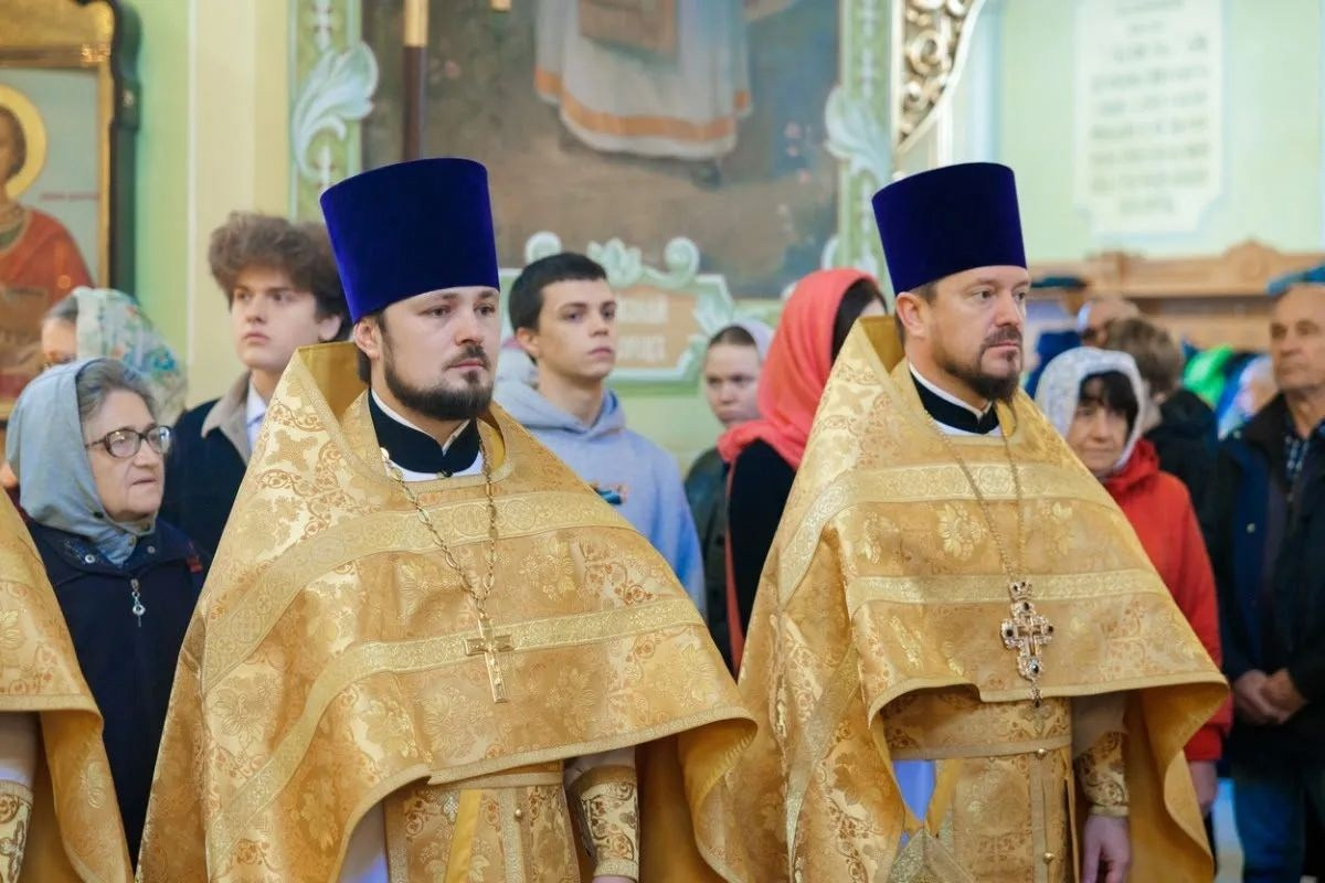 Архиерейское богослужение в Покровском соборе. Георгиевское благочиние