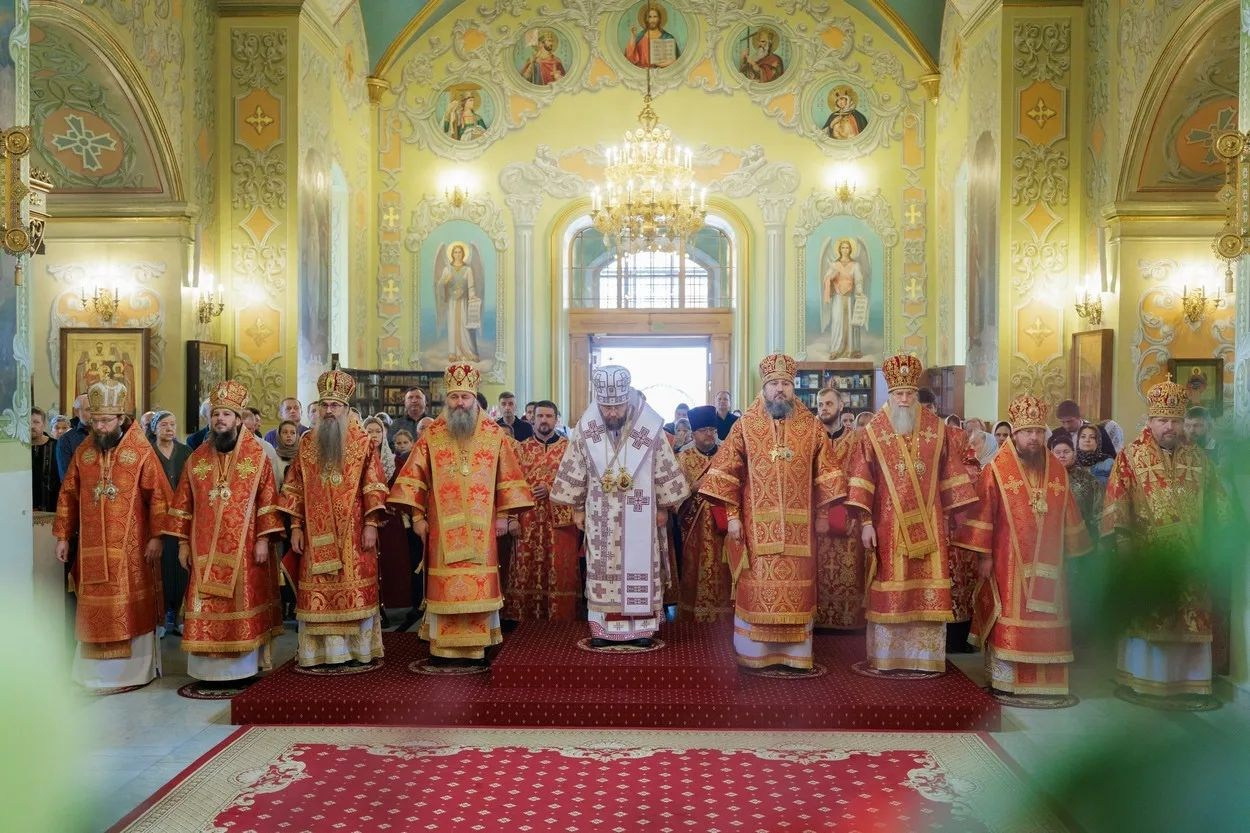 В ДЕНЬ ПРАЗДНОВАНИЯ СОБОРА САРАТОВСКИХ СВЯТЫХ В ПОКРОВСКОМ СОБОРЕ Г. САРАТОВА СОВЕРШЕНО АРХИЕРЕЙСКОЕ БОГОСЛУЖЕНИЕ. Георгиевское благочиние
