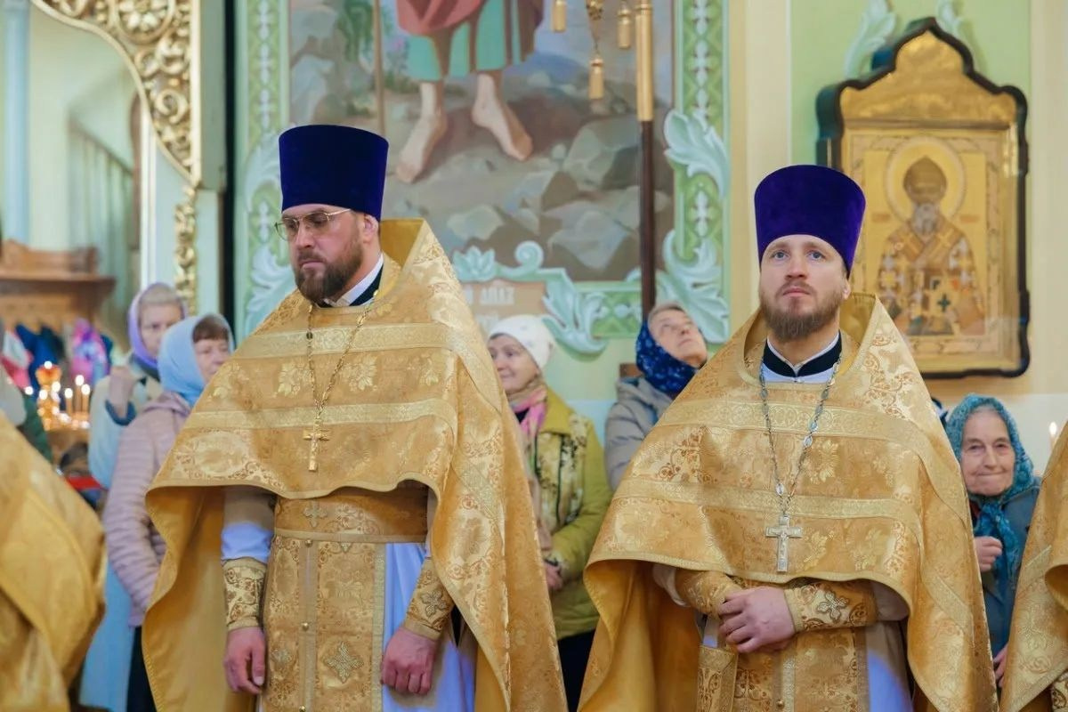 Архиерейское богослужение в Покровском соборе. Георгиевское благочиние