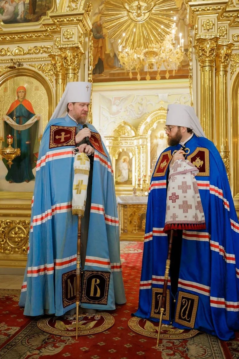 МИТРОПОЛИТ ИГНАТИЙ И МИТРОПОЛИТ ВЛАДИМИР СОВЕРШИЛИ БОЖЕСТВЕННУЮ ЛИТУРГИЮ В ПОКРОВСКОМ СОБОРЕ Г. САРАТОВА. Георгиевское благочиние