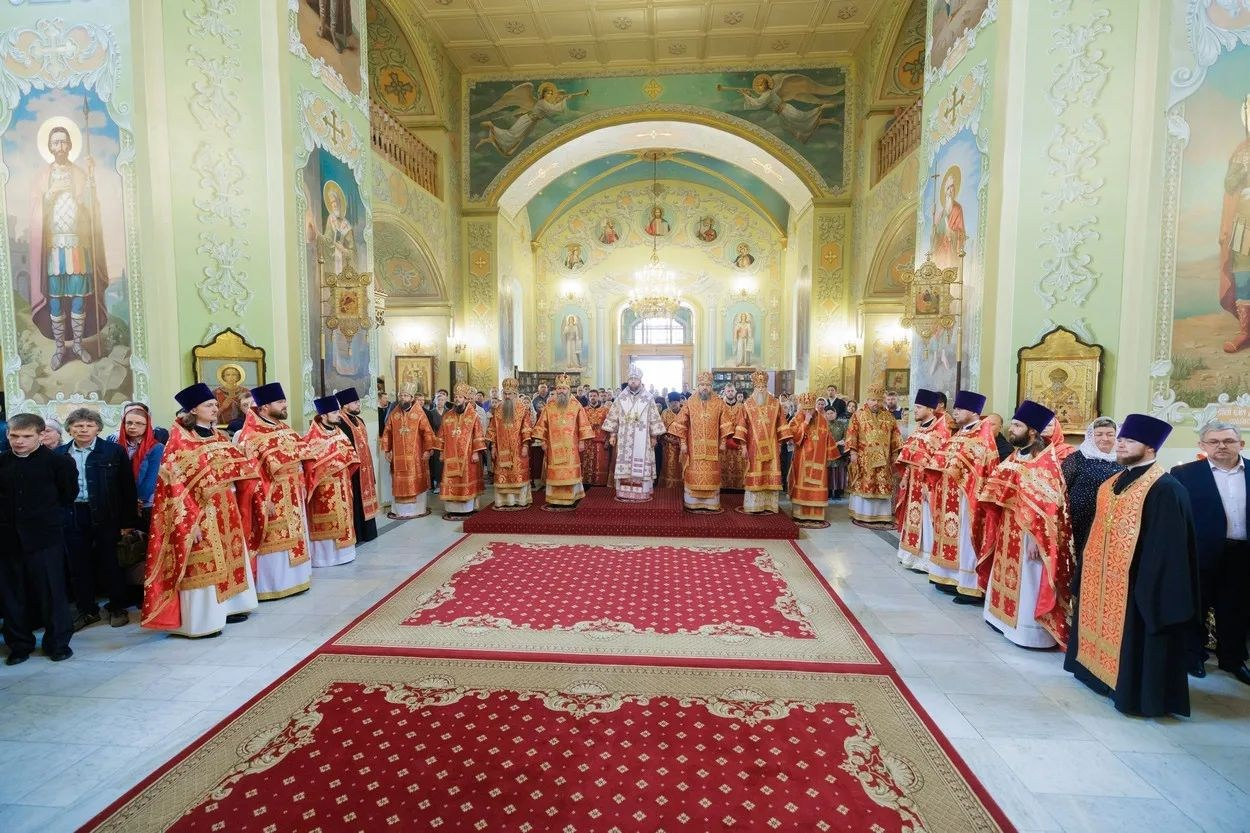 В ДЕНЬ ПРАЗДНОВАНИЯ СОБОРА САРАТОВСКИХ СВЯТЫХ В ПОКРОВСКОМ СОБОРЕ Г. САРАТОВА СОВЕРШЕНО АРХИЕРЕЙСКОЕ БОГОСЛУЖЕНИЕ. Георгиевское благочиние