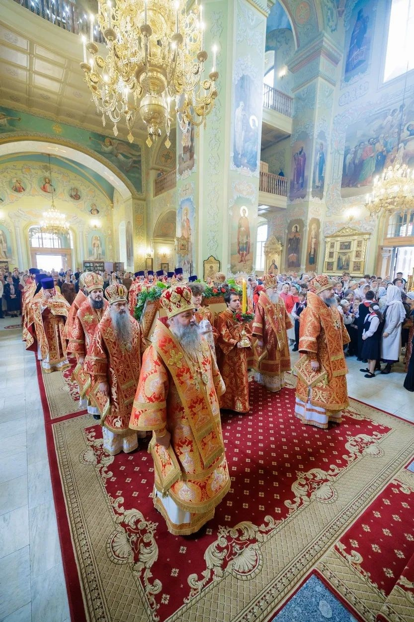 В ДЕНЬ ПРАЗДНОВАНИЯ СОБОРА САРАТОВСКИХ СВЯТЫХ В ПОКРОВСКОМ СОБОРЕ Г. САРАТОВА СОВЕРШЕНО АРХИЕРЕЙСКОЕ БОГОСЛУЖЕНИЕ. Георгиевское благочиние