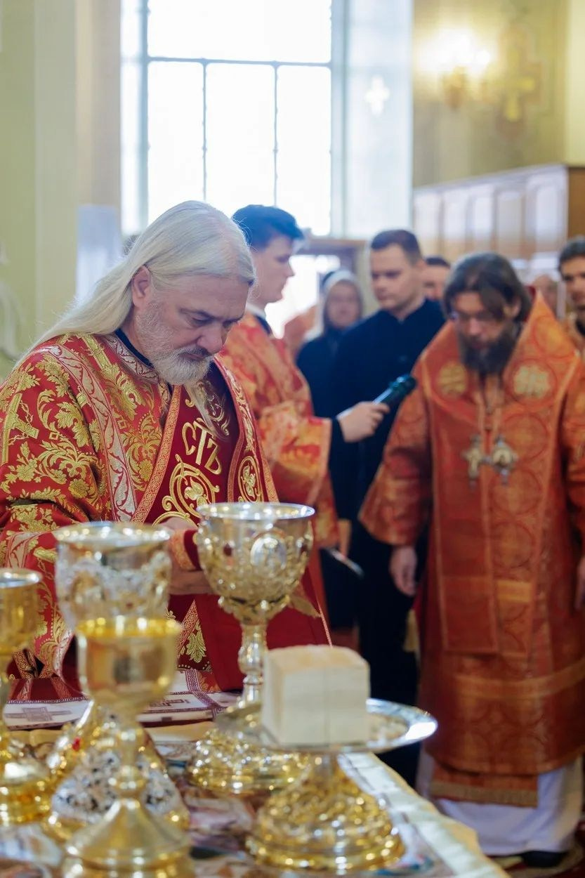 В ДЕНЬ ПРАЗДНОВАНИЯ СОБОРА САРАТОВСКИХ СВЯТЫХ В ПОКРОВСКОМ СОБОРЕ Г. САРАТОВА СОВЕРШЕНО АРХИЕРЕЙСКОЕ БОГОСЛУЖЕНИЕ. Георгиевское благочиние