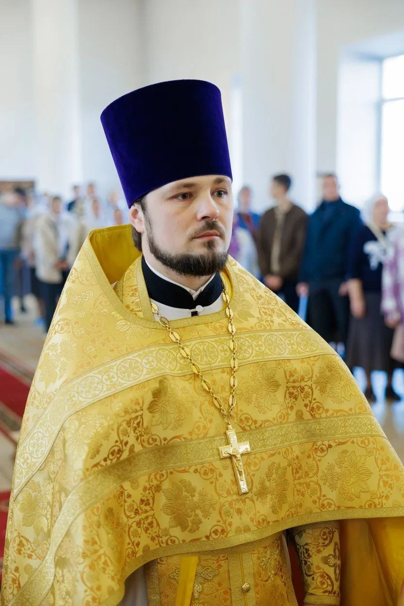 Митрополит Игнатий совершил Божественную литургию в храме новомучеников и исповедников Саратовских. Георгиевское благочиние
