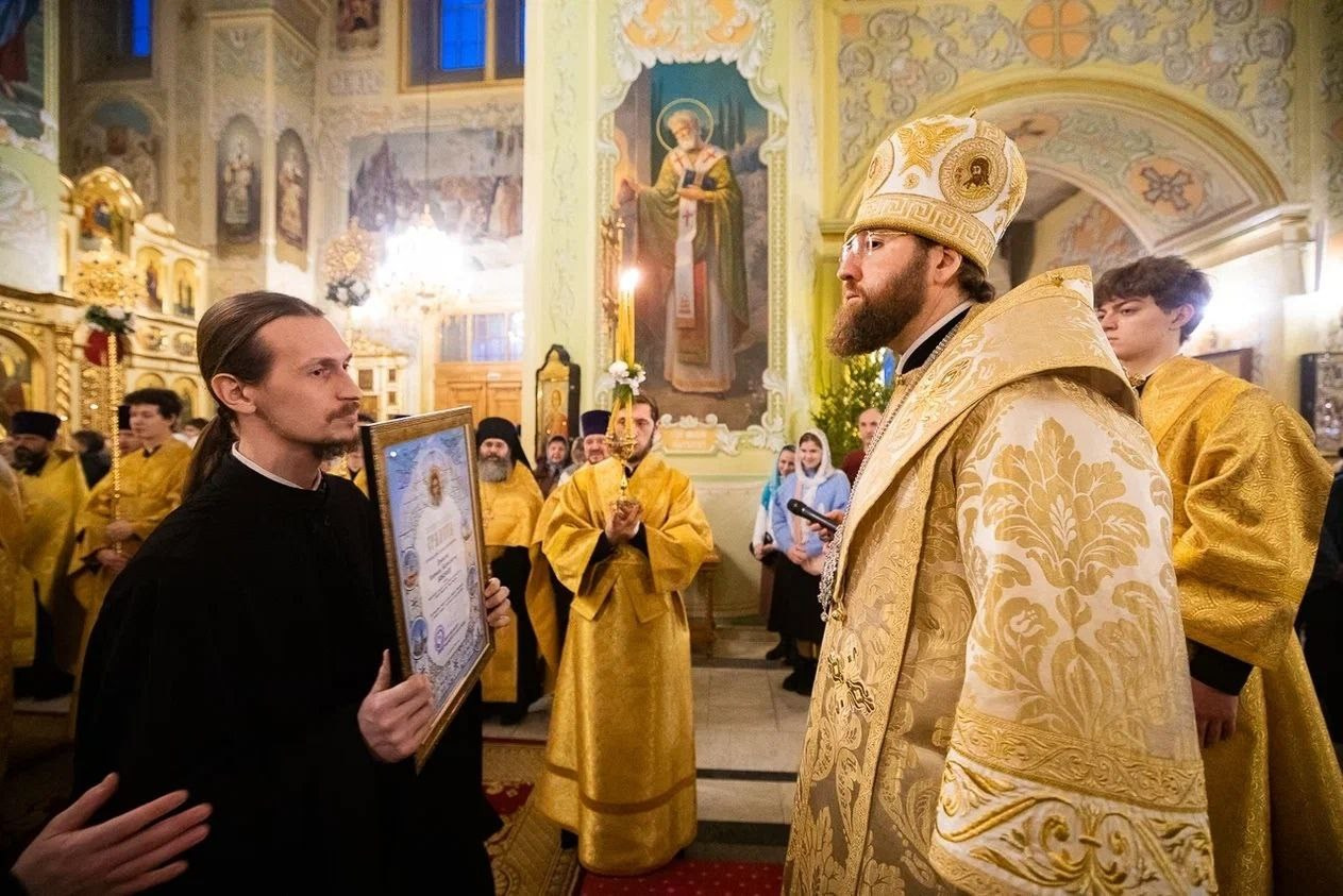 Благочинный Северо-Западного округа принял участие в Архиерейском Богослужении в Покровском соборе. Саратовское Северо-Западное благочиние