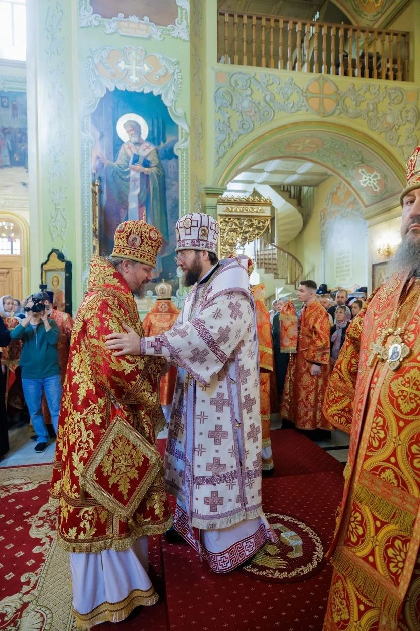 В ДЕНЬ ПРАЗДНОВАНИЯ СОБОРА САРАТОВСКИХ СВЯТЫХ В ПОКРОВСКОМ СОБОРЕ Г. САРАТОВА СОВЕРШЕНО АРХИЕРЕЙСКОЕ БОГОСЛУЖЕНИЕ. Георгиевское благочиние