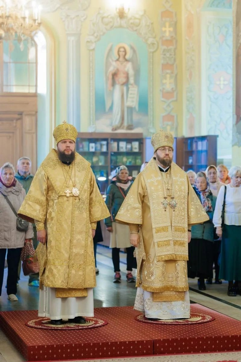 Архиерейское богослужение в Покровском соборе. Георгиевское благочиние