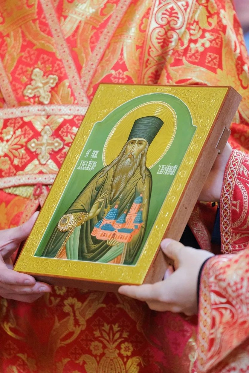 В ДЕНЬ ПРАЗДНОВАНИЯ СОБОРА САРАТОВСКИХ СВЯТЫХ В ПОКРОВСКОМ СОБОРЕ Г. САРАТОВА СОВЕРШЕНО АРХИЕРЕЙСКОЕ БОГОСЛУЖЕНИЕ. Георгиевское благочиние