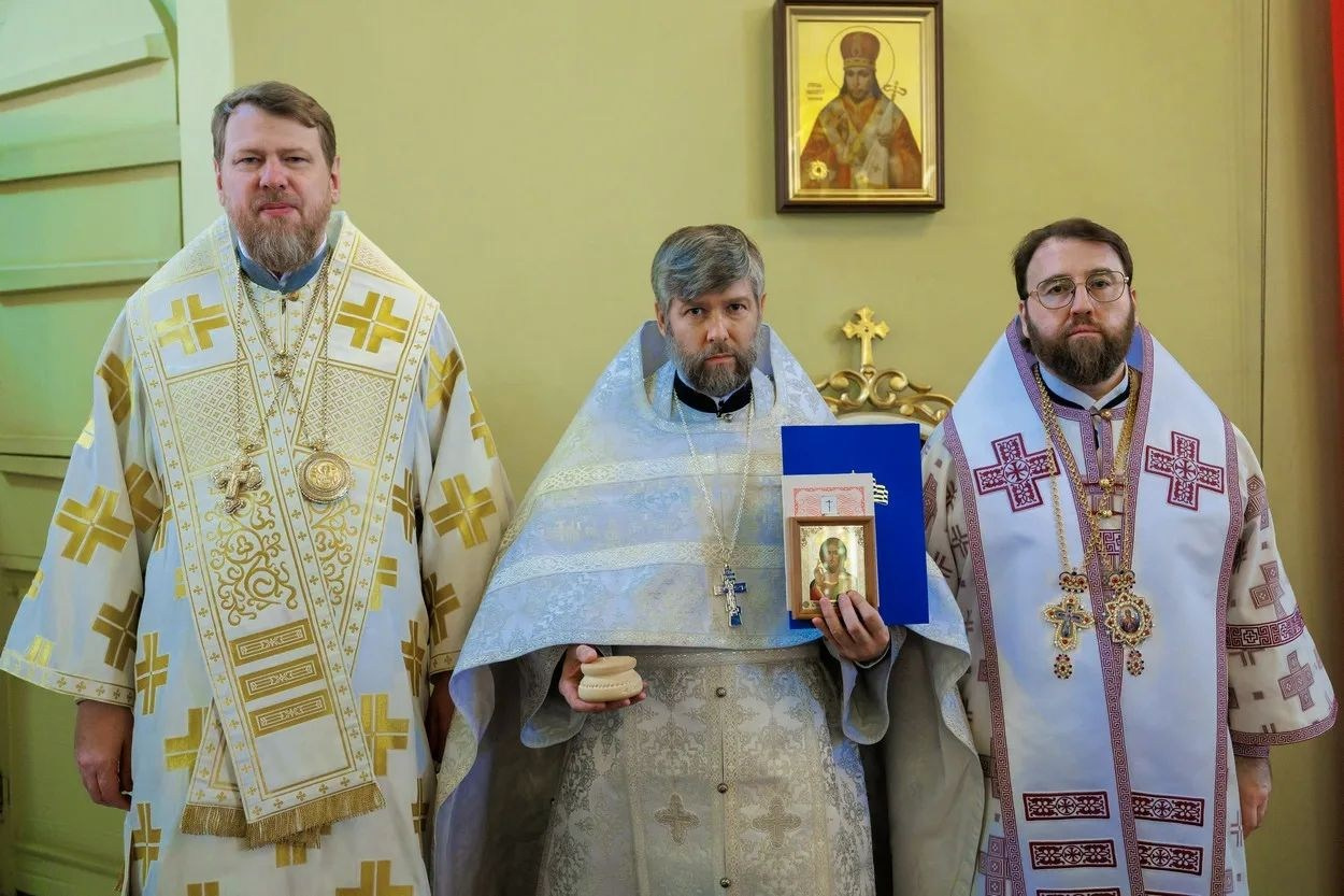 МИТРОПОЛИТ ИГНАТИЙ И МИТРОПОЛИТ ВЛАДИМИР СОВЕРШИЛИ БОЖЕСТВЕННУЮ ЛИТУРГИЮ В ПОКРОВСКОМ СОБОРЕ Г. САРАТОВА. Георгиевское благочиние