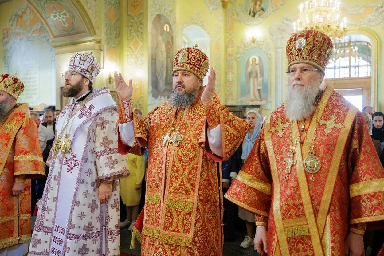 В ДЕНЬ ПРАЗДНОВАНИЯ СОБОРА САРАТОВСКИХ СВЯТЫХ В ПОКРОВСКОМ СОБОРЕ Г. САРАТОВА СОВЕРШЕНО АРХИЕРЕЙСКОЕ БОГОСЛУЖЕНИЕ. Георгиевское благочиние