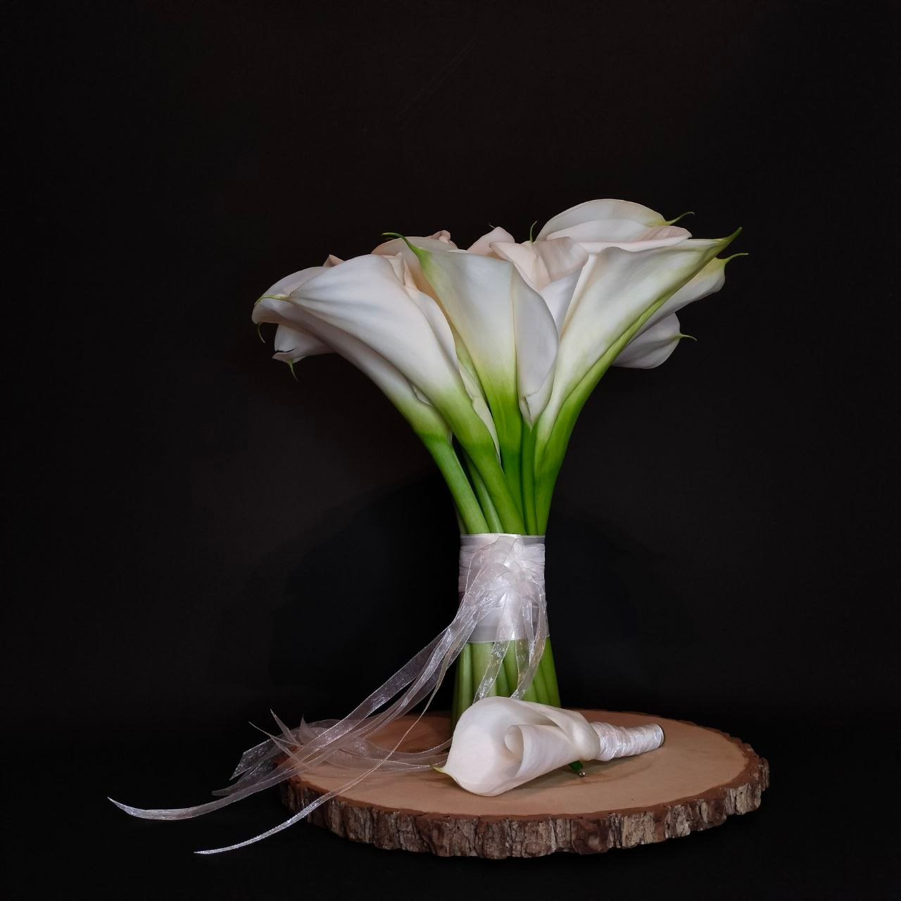 авторский букет невесты, современный букет невесты, невеста 2025,  букет невесты, свадебный букет, свадьба 2025, свадебный букет, свадебный букет невесты, флорист на свадьбу, флорист фрилансер, флорист москва, ручная работа, яркий букет невесты, современный букет невесты,т, флорист на свадьбу, хороший флорист, флорист фрилансер, букет по фото, флорист профессионал. букет невесты из калл