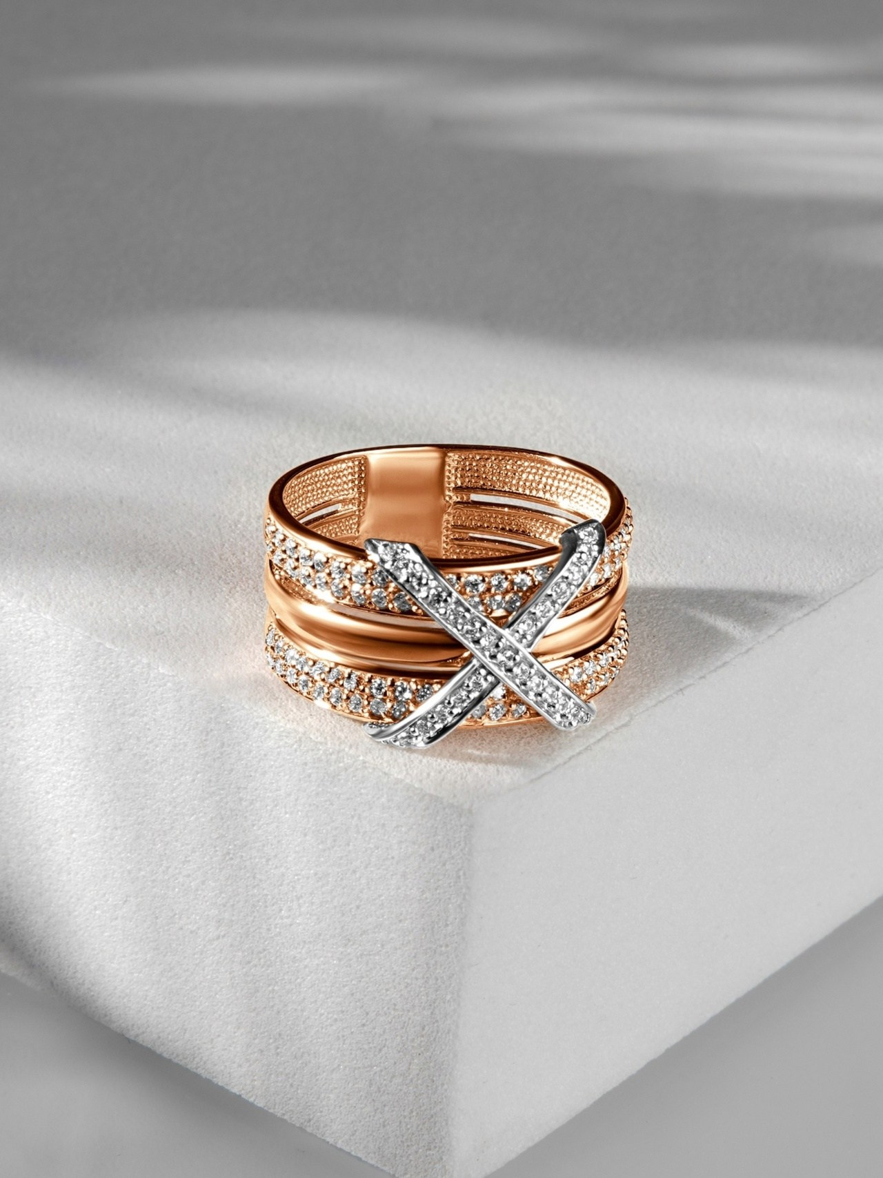 Фотограф ювелирных изделий в Кирове. Предметный фотограф Киров. Съемка для маркетплейсов