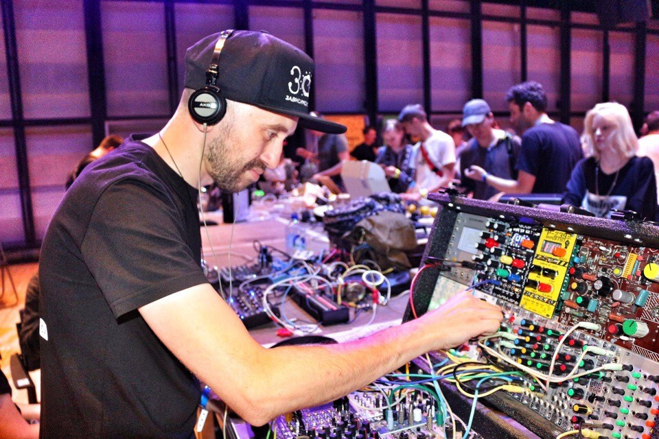 Дмитрий 2Dcube Ларионов — музыкант, саунд-дизайнер, блогер