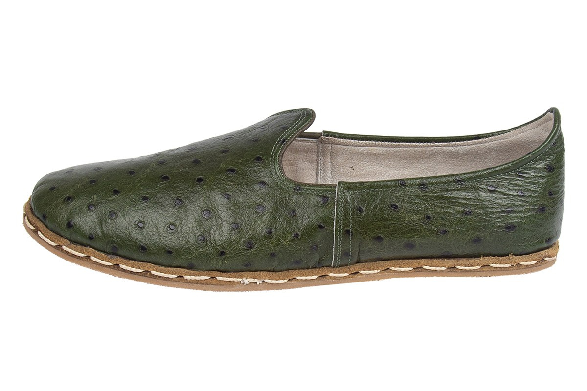 Зеленыне мужчкие мокасины вид сбоку