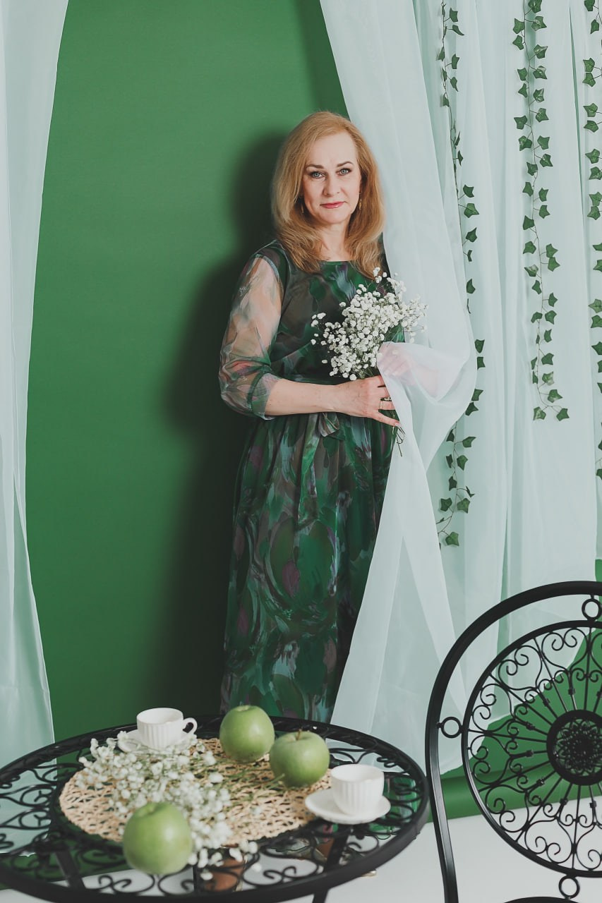 весенний фотодень Москва, фотосессия весной Москва, мини фотосессия в Москве, женская фотосессия Москва, фотосессия в цветении Москва, фотосессия в студии весна, стильная фотосессия для женщины, портретная фотосессия Москва