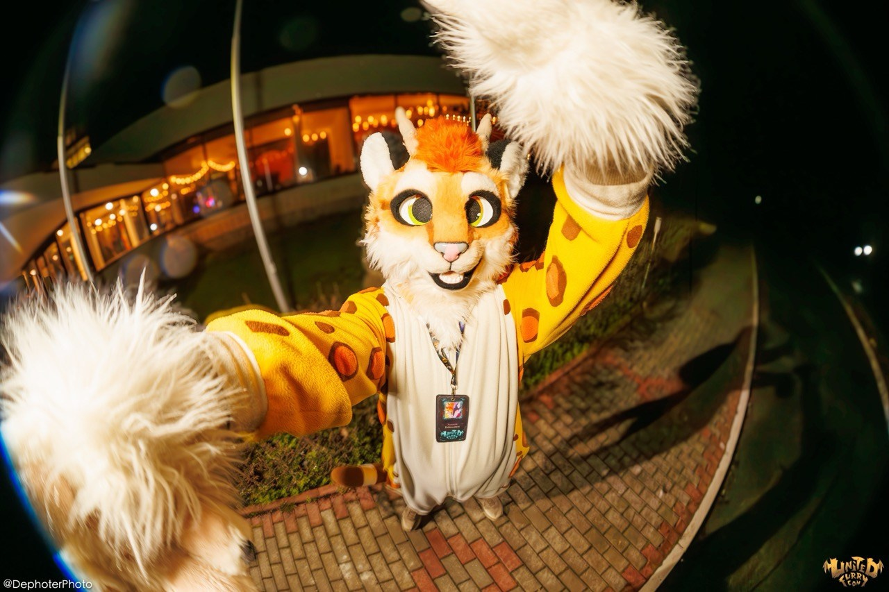 United Furry Convention 2026. Различные мероприятия и просто фотографии людей
