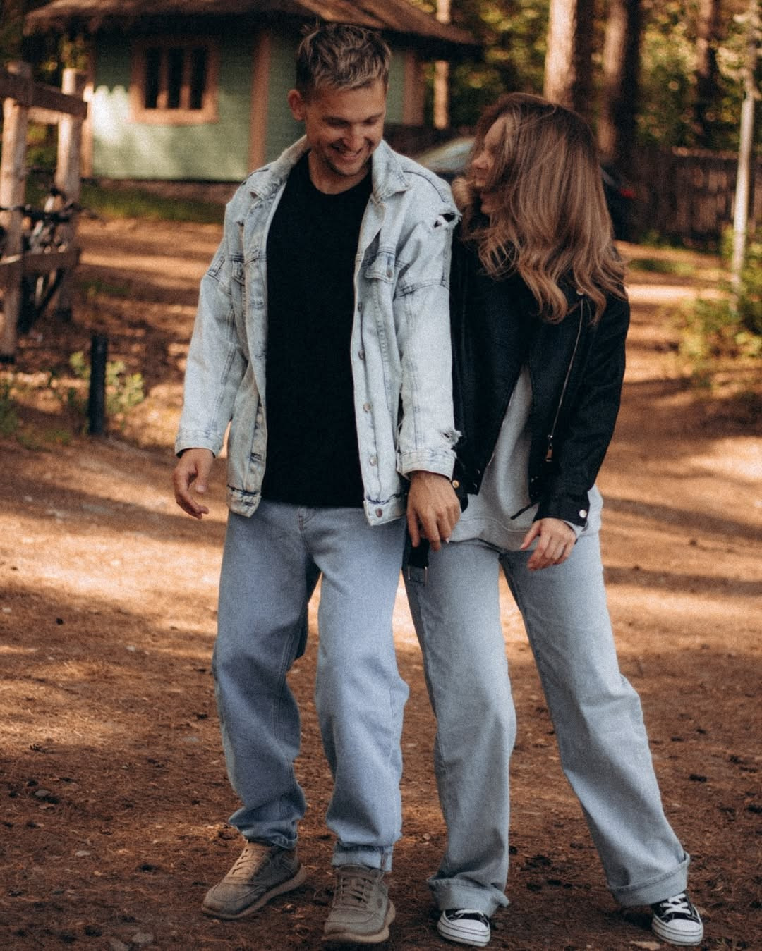 Прогулочная фотосессия Love Story в Новосибирске, атмосферные кадры