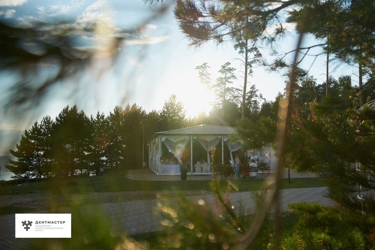 Репортаж с выпускного вечера мастерантуры Дентмастер. Репортажный и женский фотограф в Новосибирске