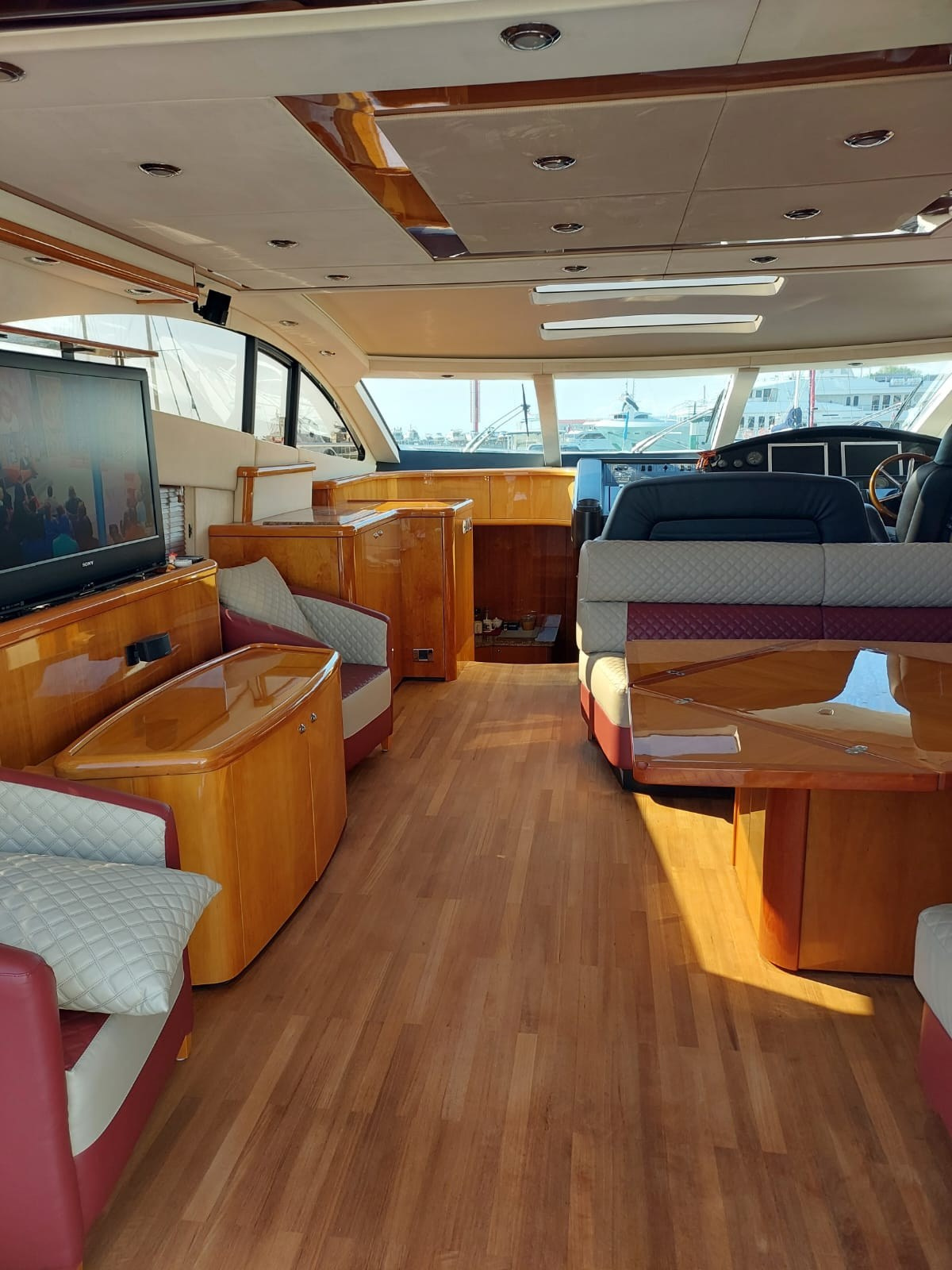 ПРЕМИУМ VIP ЯХТЫ В СОЧИ. Аренда Яхт в Сочи от Эконом до Премиум Класса