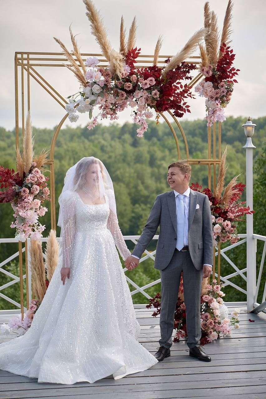 Винные оттенки. Подрядчики и друзья сети свадебных площадок House for wedding
