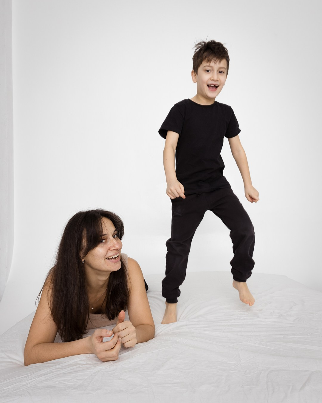 ZARA WITH BOYS 2023. Portrait photographer Masha Murzha