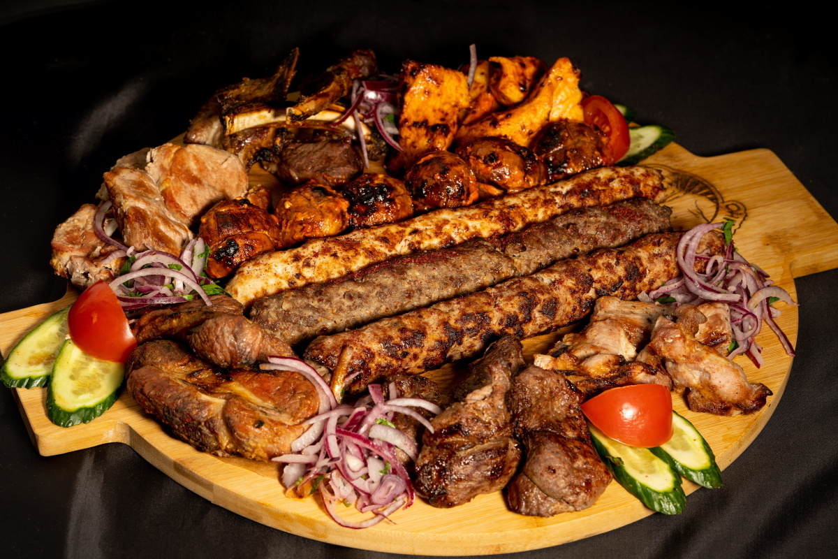 фуд фотография колбасных изделий